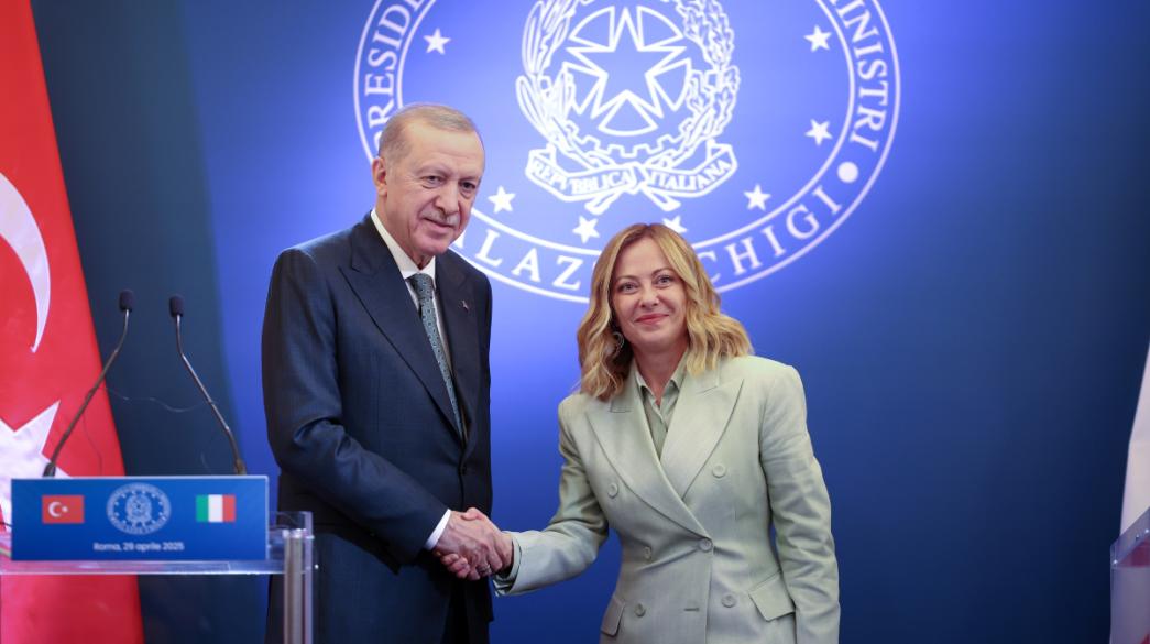 Ερντογάν Μελόνι χειραψία