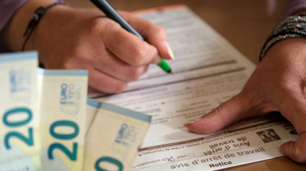 Ευρώ, πρόστιμο, φόροι