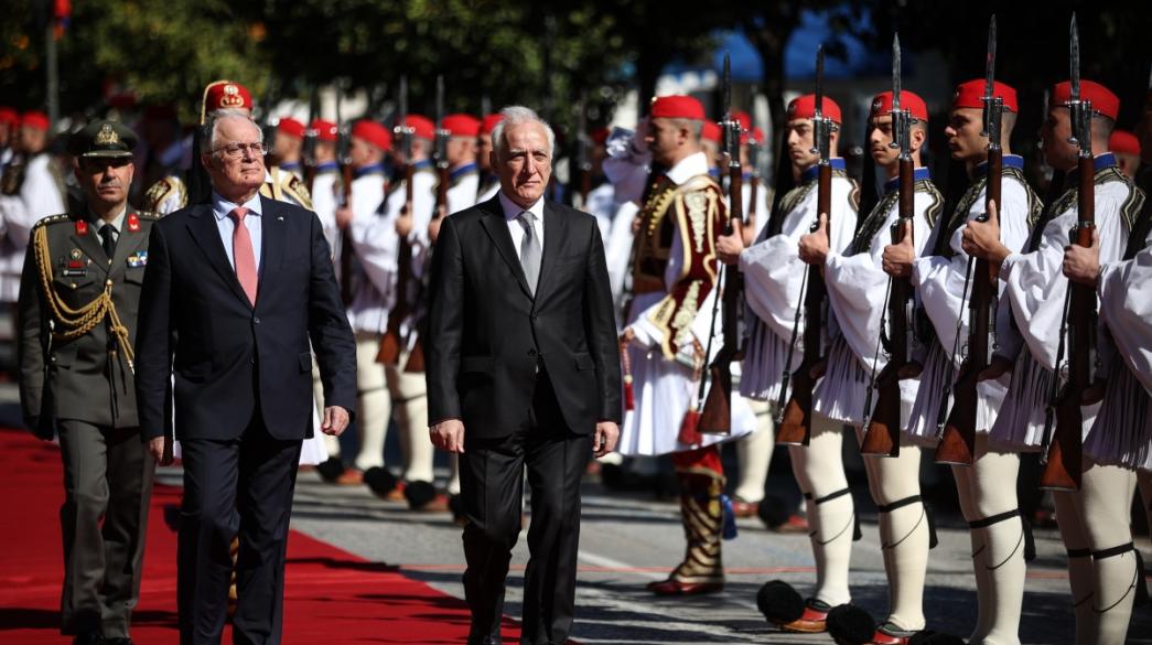 Τελετή επισήμων στην Αθήνα