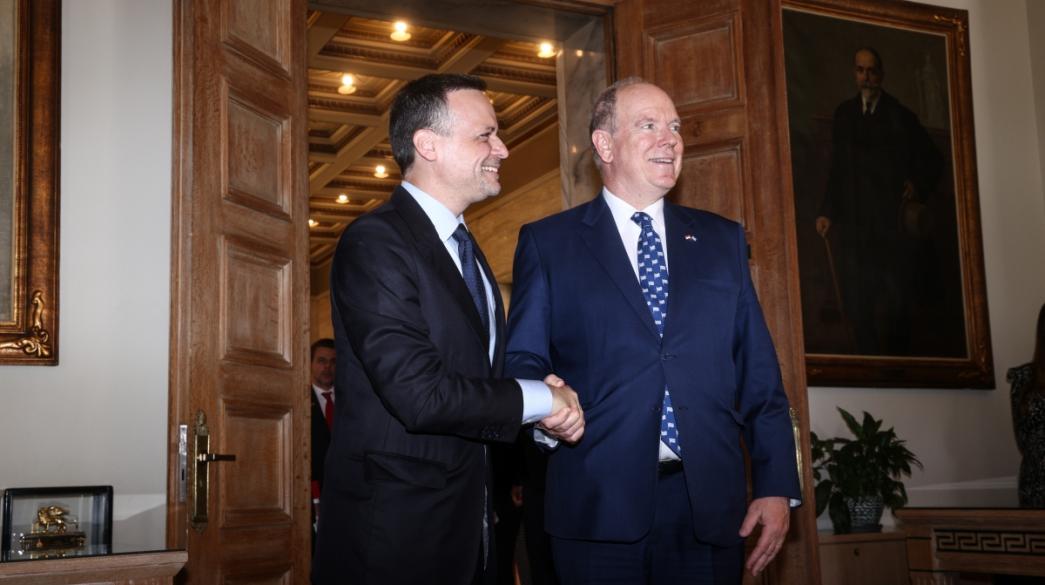 Συνάντηση αξιωματούχων γραφείου