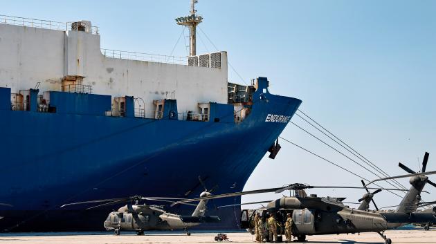 Δεξαμενόπλοιο στο λιμάνι