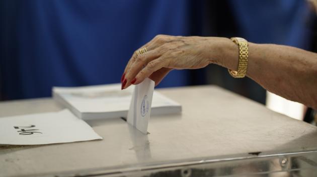 Χέρι σε κάλπη