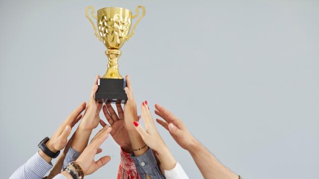 Βραβείο εταιρείας χέρια