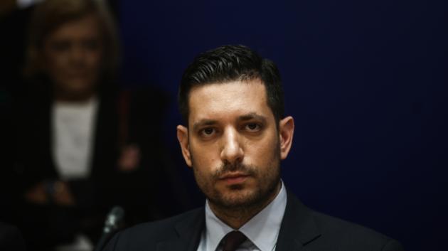 Άνδρας με κοστούμι