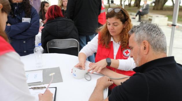 Εθελόντρια Ερυθρού Σταυρού
