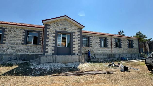 Πέτρινο σχολείο Αρναίας