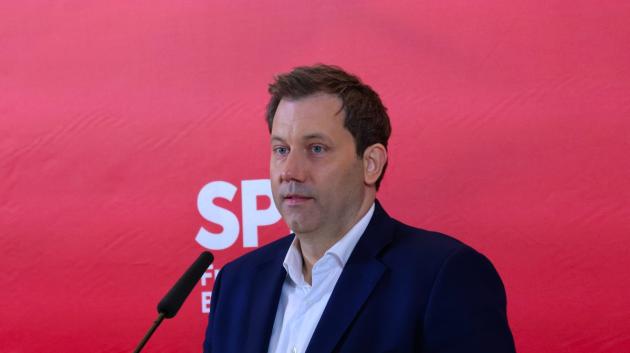 Λαρς Κλίνγκμπάιλ ομιλία