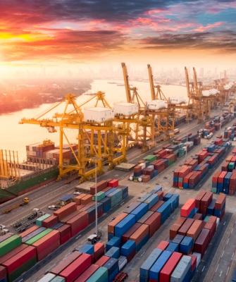 λιμάνι με κοντέινερ