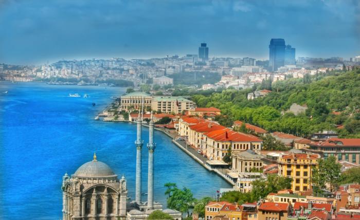 Η ουκρανική αντιπροσωπεία φεύγει από την Κωνσταντινούπολη μετά τις συνομιλίες Κωνσταντινούπολη πανοραμική άποψη