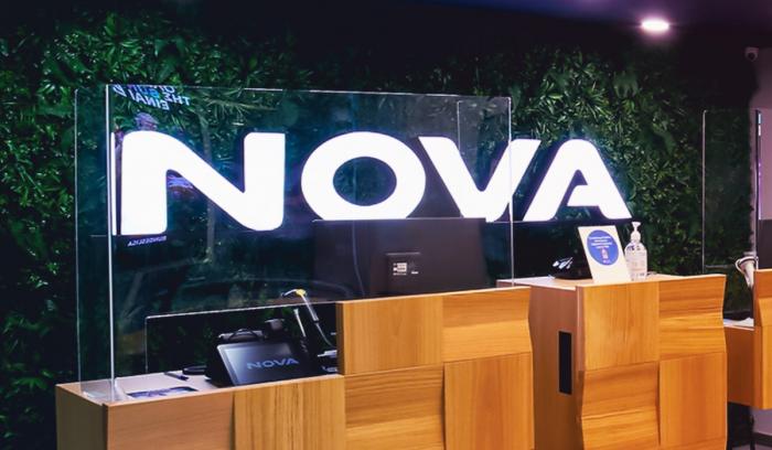 Κατάστημα Nova με λογότυπο Nova