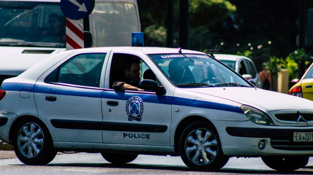 Ελληνικό περιπολικό σε κυκλοφορία Περιπολικό αστυνομίας