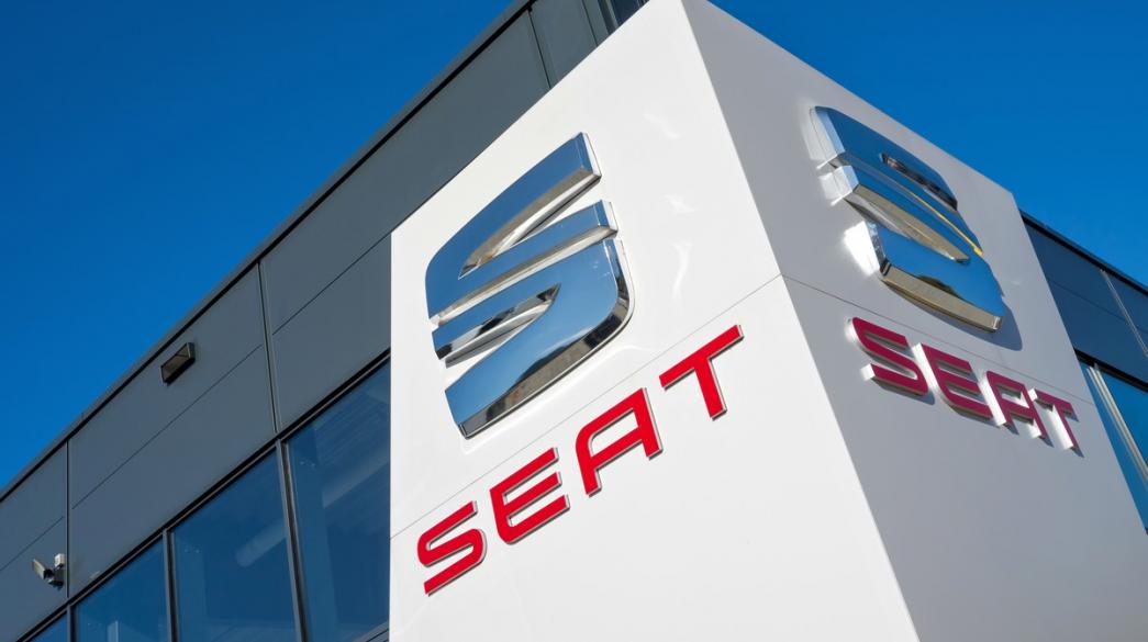 Λογότυπο SEAT εξωτερικά