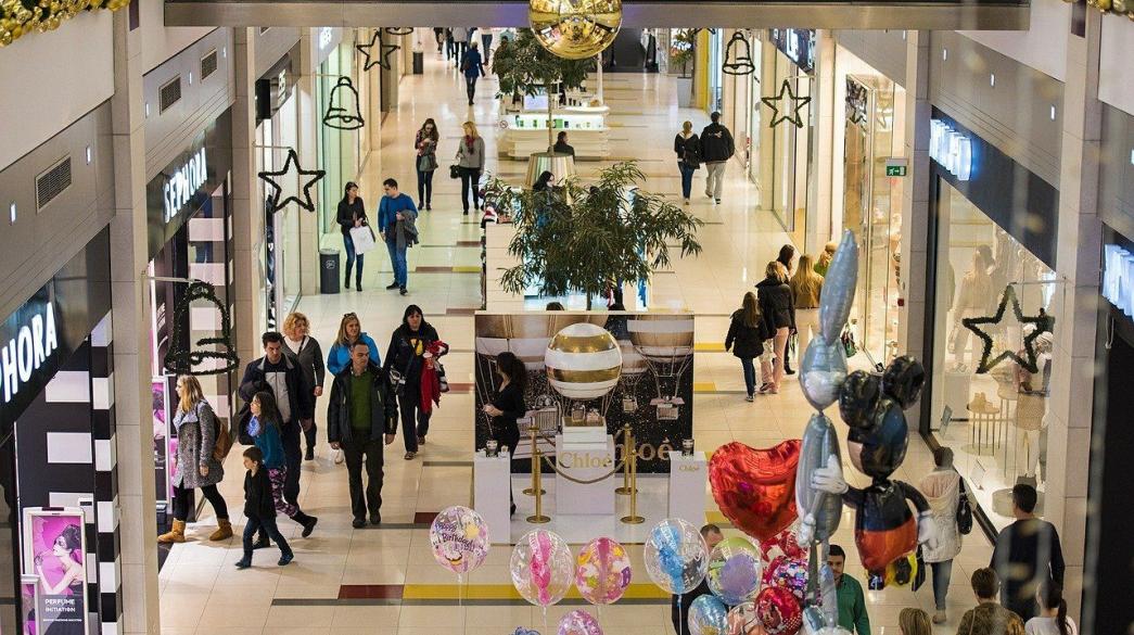 εμπορικό κέντρο καταναλωτές