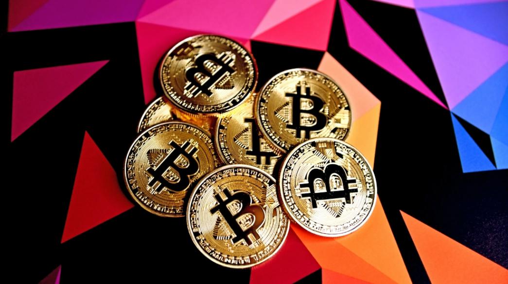 Bitcoin, Kriptonomismata