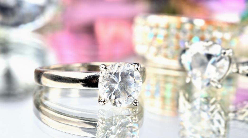 Synthetika Diamandia, Synthetic Diamonds