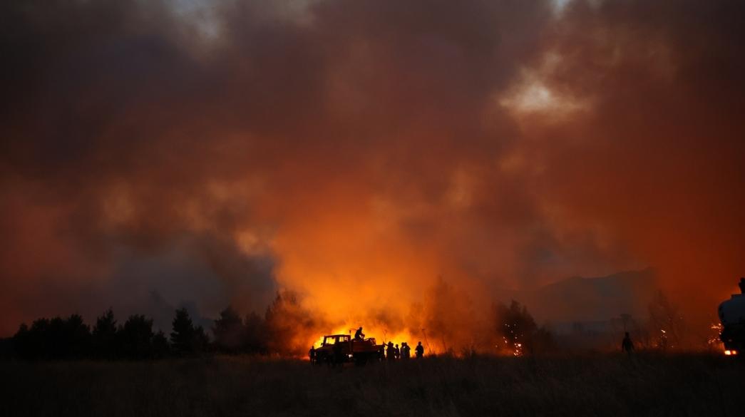 Wildfire in Varibobi, Attica on August 3, 2021.  Πυρκαγιά στην Βαρυμπόμπη Αττικής, 3 Αυγούστου 2021