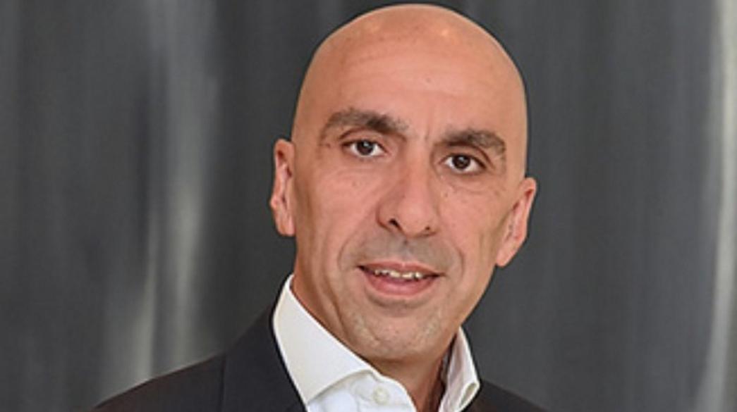 Γιάννης Μπράτακος πορτρέτο