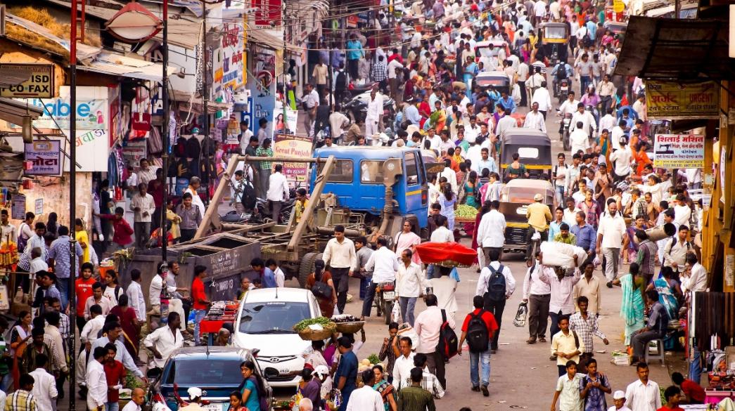 India-Mumbai-Overpopulation-Yperplithismos