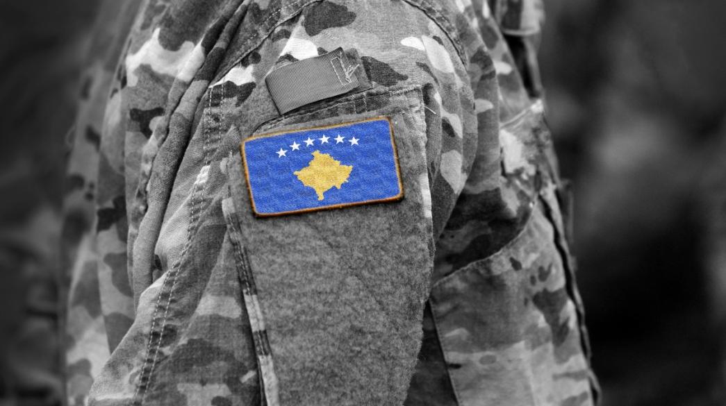 Στρατιώτης με στολή Κοσόβου