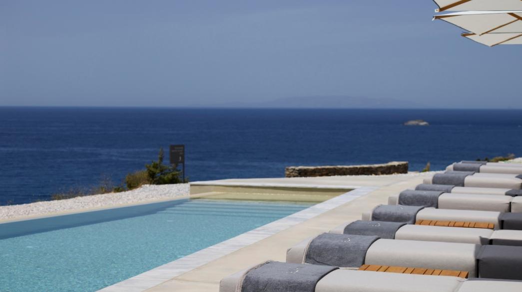 White-Coast-Pool-Prodea-Invel-Real-Estate