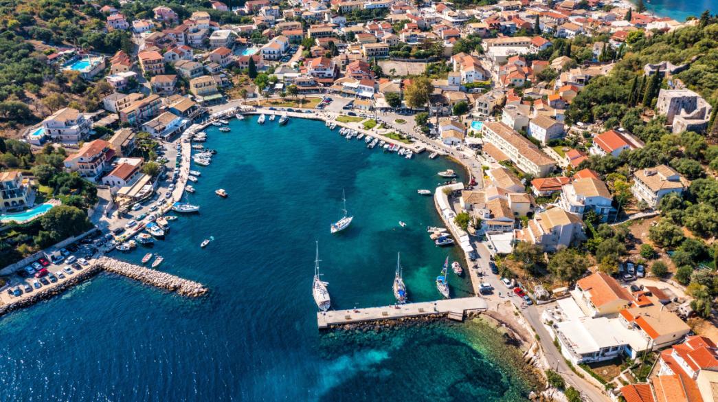 Κασσιόπη αεροφωτογραφία λιμάνι