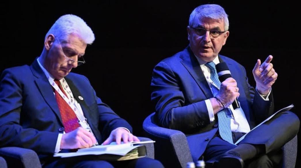 Συζήτηση σε συνέδριο
