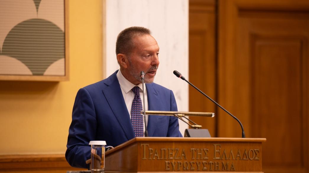 Γιάννης Στουρνάρας