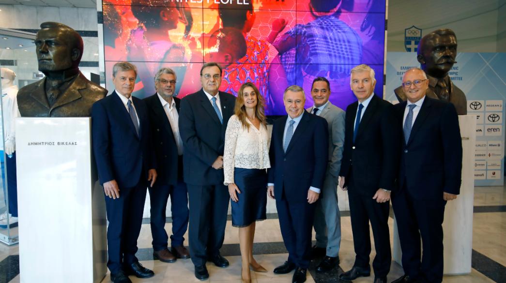 Άτομα της Alpha Bank και της ΕΟΕ