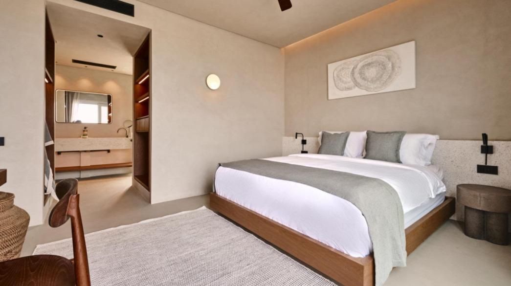 OVEA PAROS SWOT HOSPITALITY