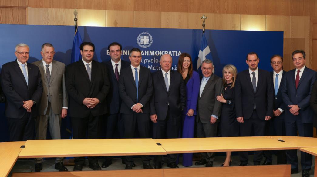 Άτομα της κυβέρνησης και των τραπεζών