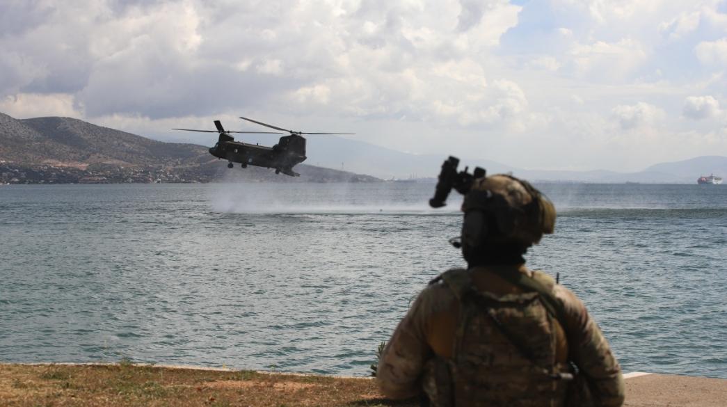 Ελικόπτερο Chinook άσκηση