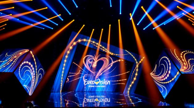 Σκηνή Eurovision φωτισμένη
