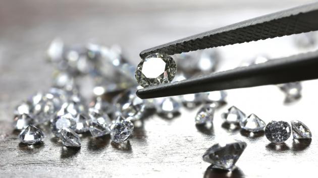 Diamonds-diamantia