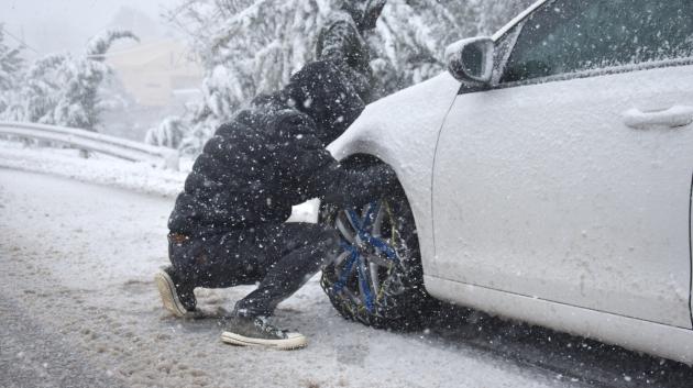 Τοποθέτηση αντιολισθητικών αλυσίδων