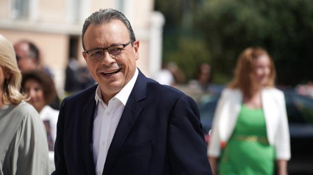 Σωκράτης Φάμελλος χαμογελαστός