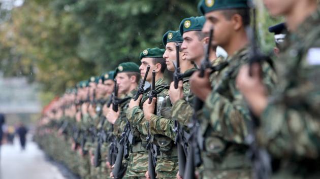 Έλληνες στρατιώτες παράταξη