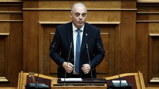 Γιάννης Βελόπουλος στη βουλή