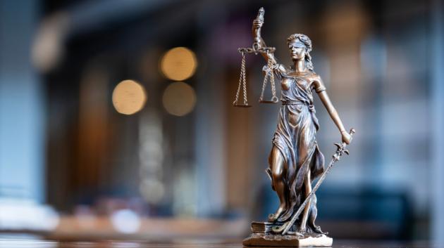 Άγαλμα Θεάς Δικαιοσύνης