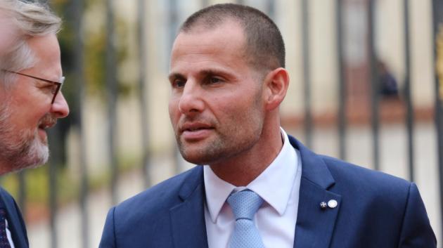 Ρόμπερτ Αμπέλα πορτρέτο