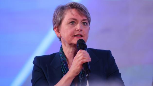 Γιβέτ Κούπερ ομιλία