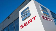 Λογότυπο SEAT εξωτερικά