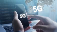 5G-diktyo-texnologia-tilepikoinwnies-smartphones