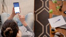 ependyseis-invest-wealthyhood-efarmoges-startup