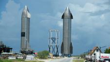 Δύο πύραυλοι Starship SpaceX