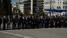 Επίσημοι σε δημόσια παρέλαση Αθήνα Επίσημοι σε παρέλαση Αθήνας