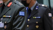 Έλληνας στρατιωτικός στολής