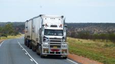 Φορτηγό σε αυτοκινητόδρομο