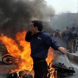 Διαδηλωτής στην Τεχεράνη